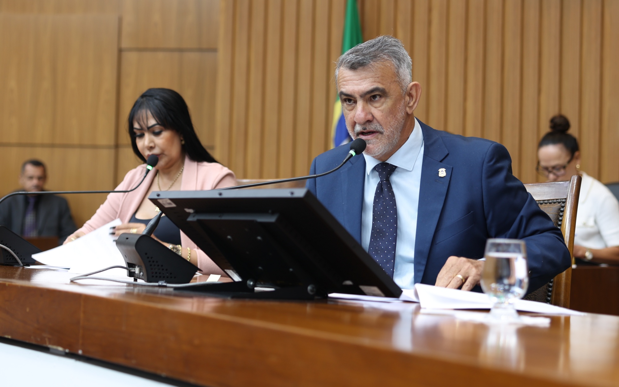 Sessão plenária foto aline batista