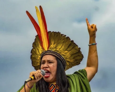 Líder indígena, Narubia Werreira recebe título de Doutora Honoris Causa